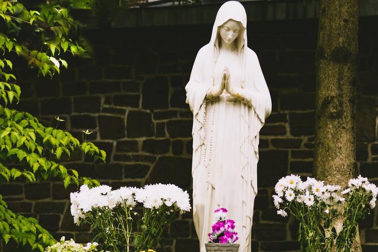 Mother Mary shows us how to persevere in prayer, reminding us to always go to Christ: ‘Do whatever he tells you.’ 