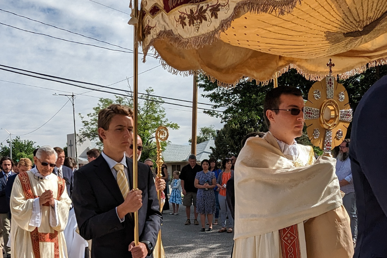 The market’s spiritual highpoint is Sunday Mass and a Eucharistic procession.
